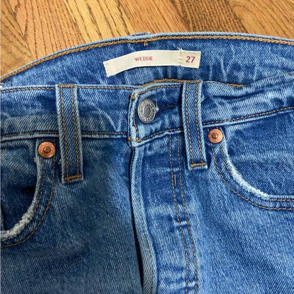 Levi Wedgie Jeans - Picture 4 of 4